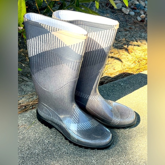 EUC Burberry Anthracite checked wellington boots 37 black plaid pattern - Picture 2 of 5